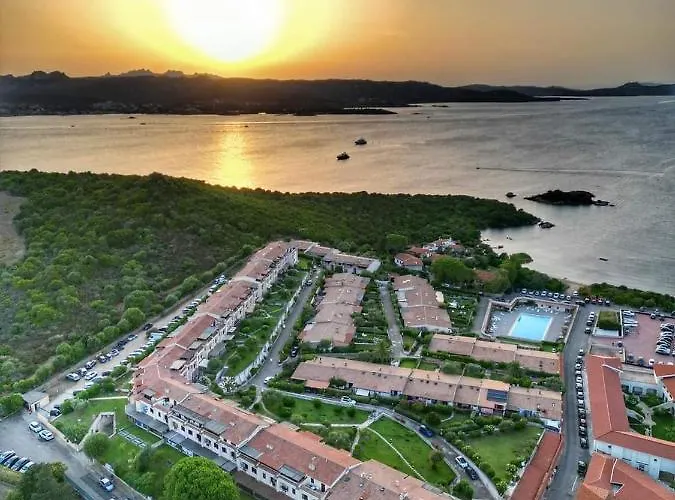 Apartman Medusa Baja Sardinia *
