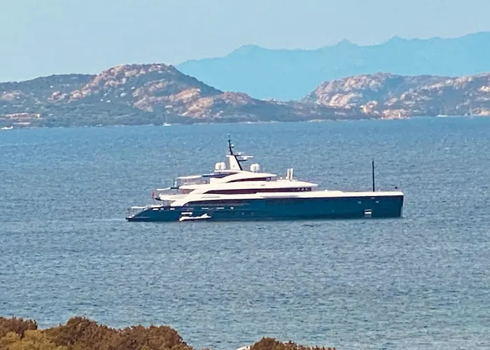 Medusa Baja Sardinia Cala Bitta
