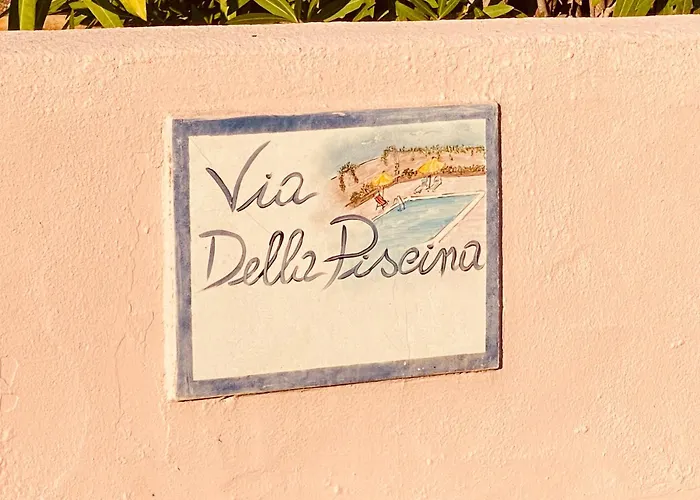 Medusa Baja Sardinia * Cala Bitta